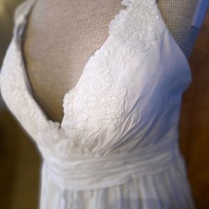 Ivory gown by Carafina Size 8 NWT